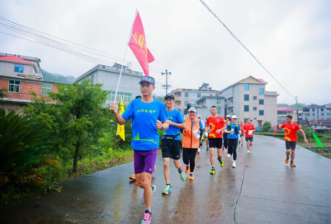 2024首届泉州市“村韵乐跑”体育文化旅游节暨“新质茶旅·美好生活”安溪茶乡行圆满举办(图4)