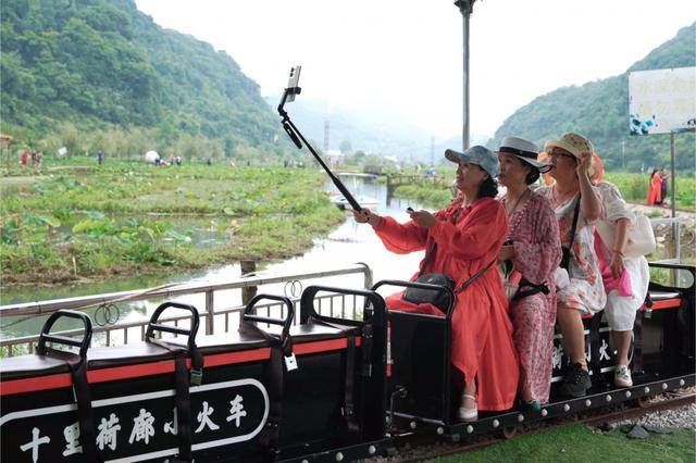 安顺经开区2024“荷你乡约”十里荷廊文化旅游季系列活动正式启动(图5)