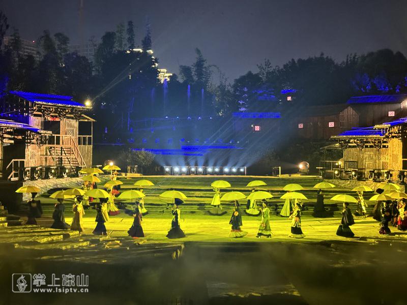 游客50284万人次旅游收入4706亿元！2024年凉山彝族火把节火爆出圈(图3)