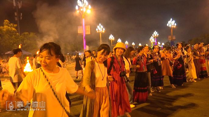 游客50284万人次旅游收入4706亿元！2024年凉山彝族火把节火爆出圈(图2)